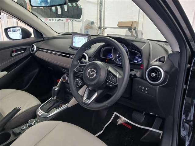 マツダ MAZDA2