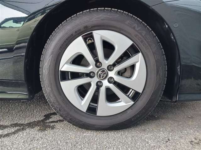 トヨタ プリウス