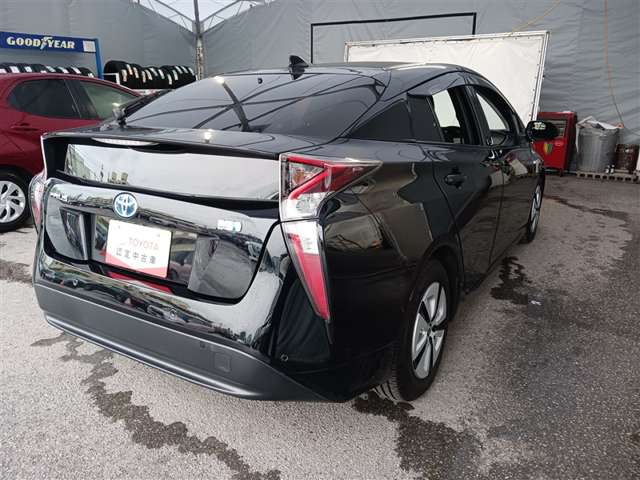 トヨタ プリウス