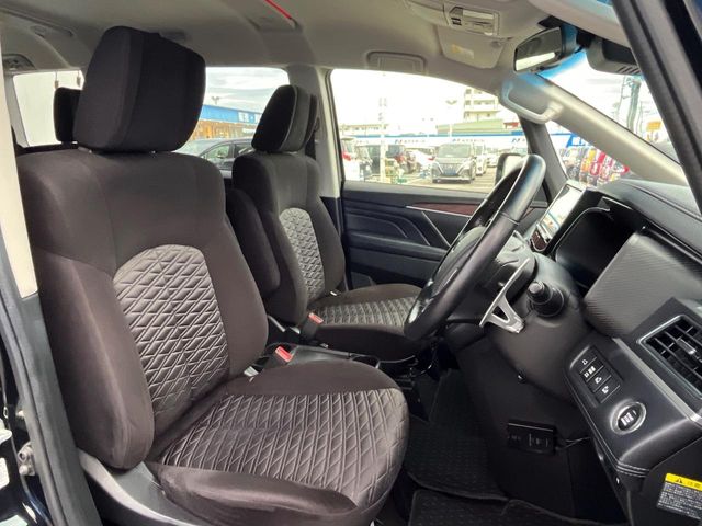 三菱 デリカD：5