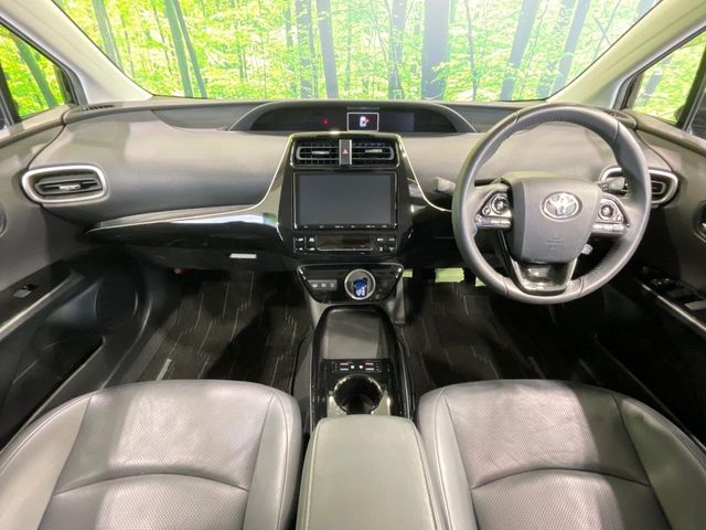 トヨタ プリウスPHV