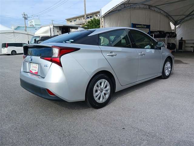 トヨタ プリウス