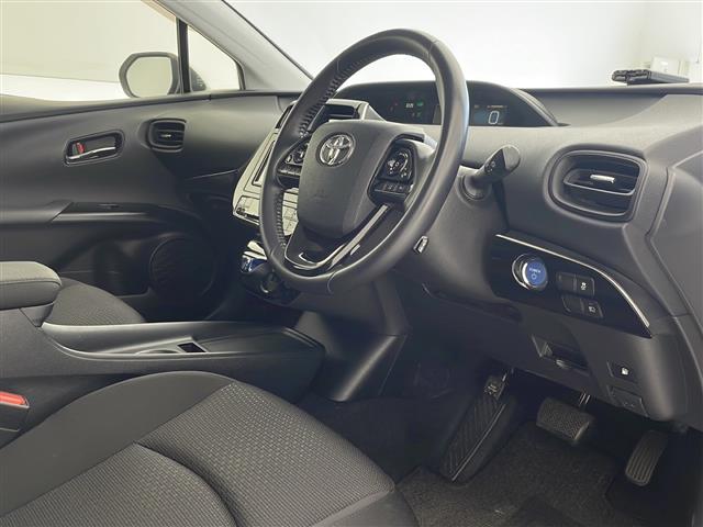 トヨタ プリウス