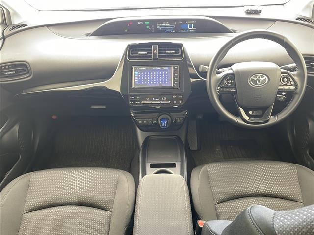 トヨタ プリウス