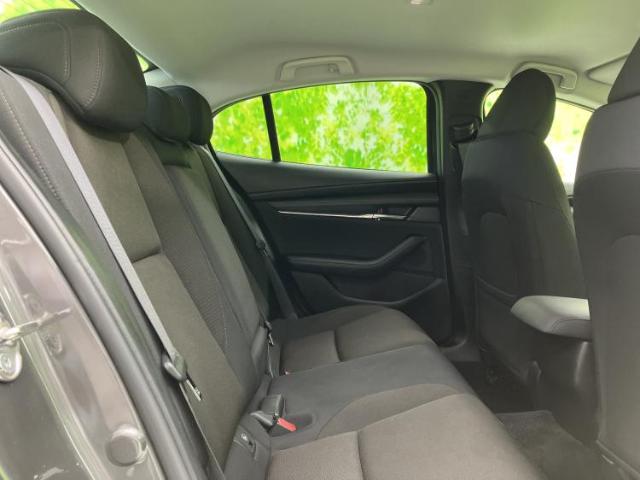 マツダ MAZDA3セダン