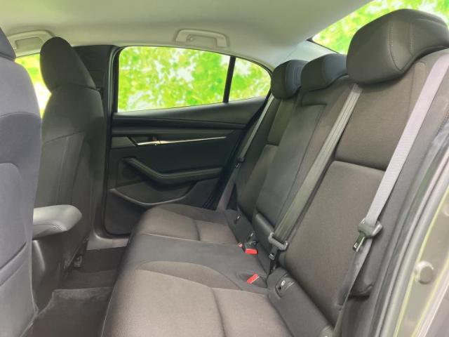 マツダ MAZDA3セダン