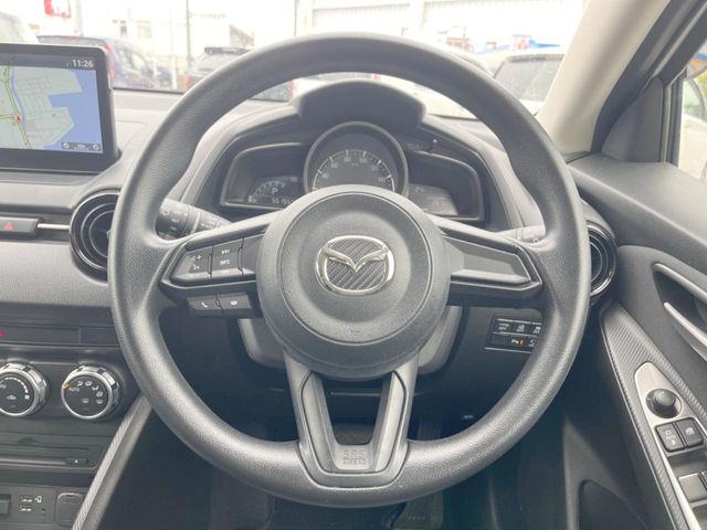 マツダ MAZDA2