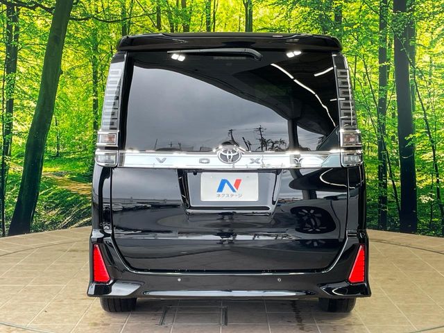 トヨタ ヴォクシー