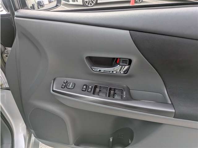 トヨタ プリウスα