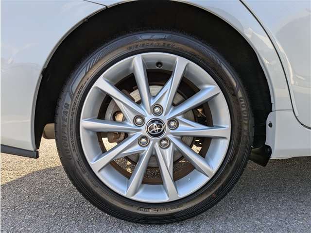 トヨタ プリウスα