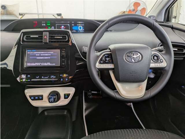 トヨタ プリウス