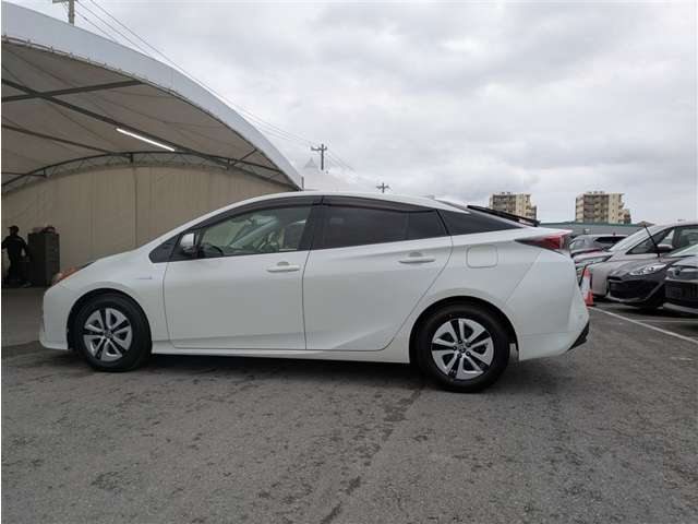 トヨタ プリウス