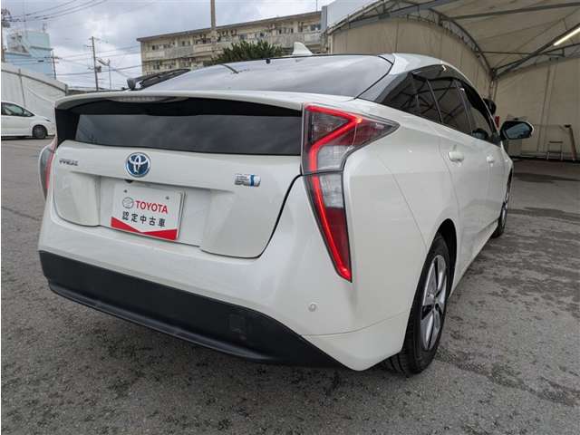 トヨタ プリウス