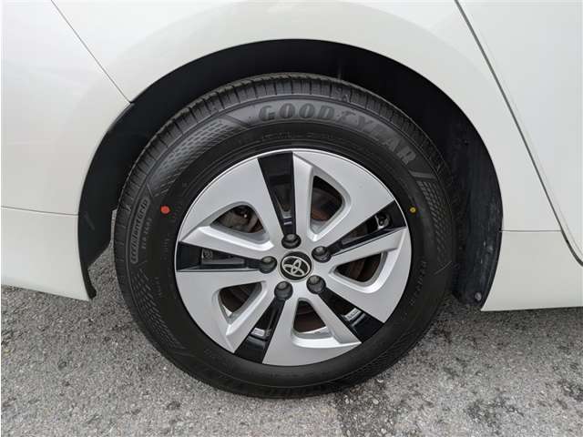 トヨタ プリウス