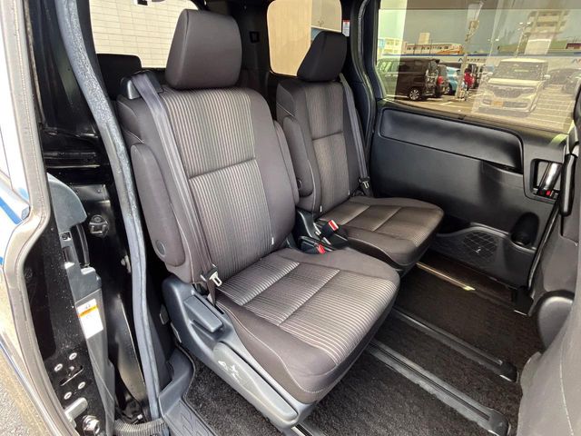 トヨタ ヴォクシー