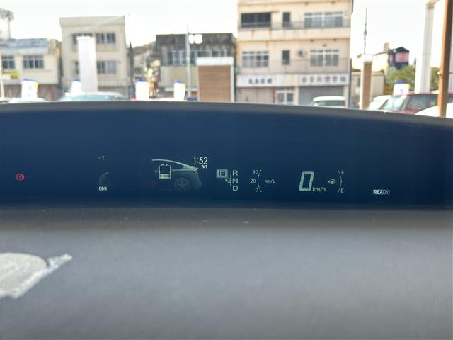 トヨタ プリウス