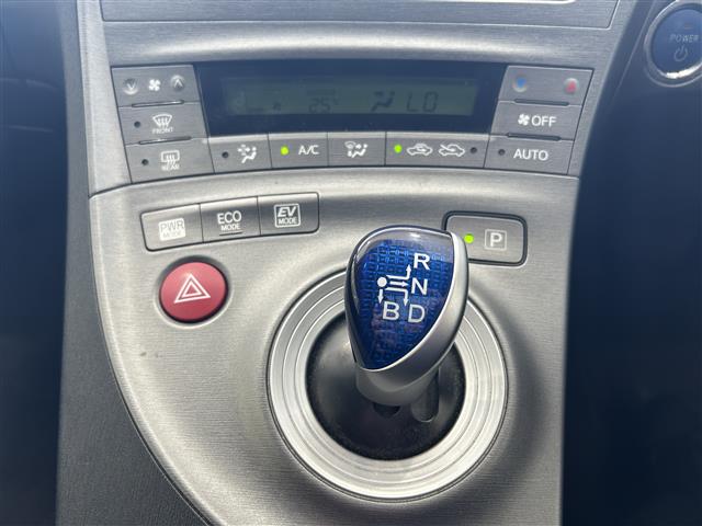 トヨタ プリウス