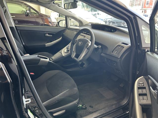 トヨタ プリウス