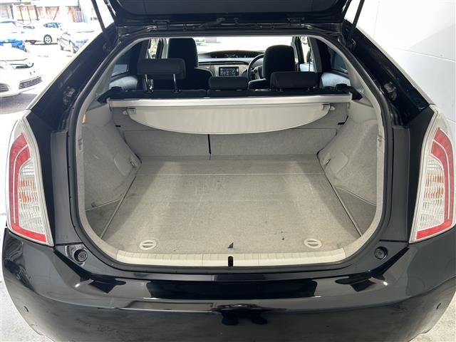 トヨタ プリウス