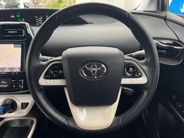 トヨタ プリウス