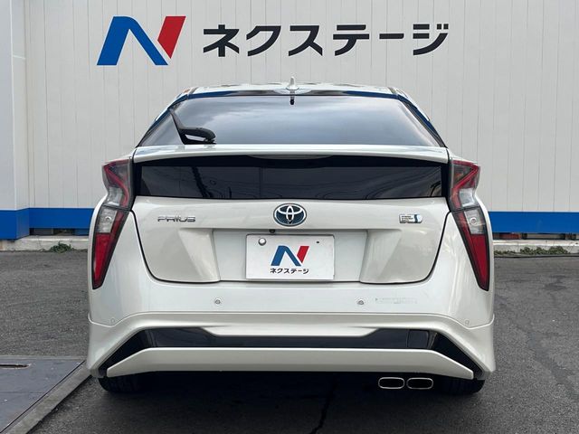 トヨタ プリウス