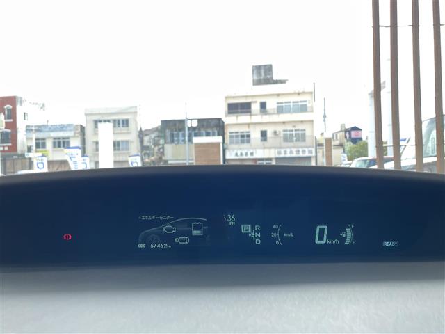 トヨタ プリウス