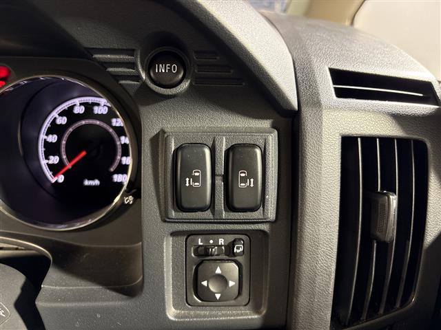 三菱 デリカD：5