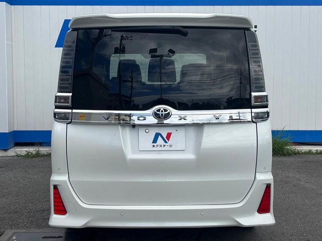 トヨタ ヴォクシー