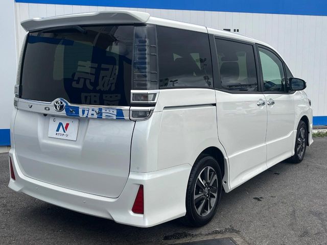 トヨタ ヴォクシー