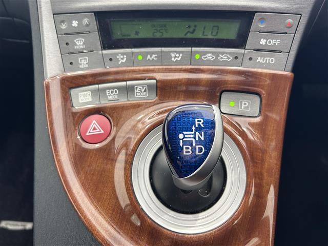 トヨタ プリウス