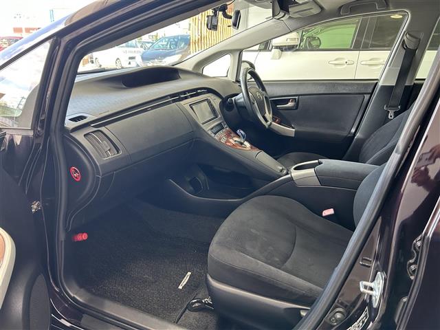 トヨタ プリウス