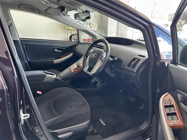 トヨタ プリウス