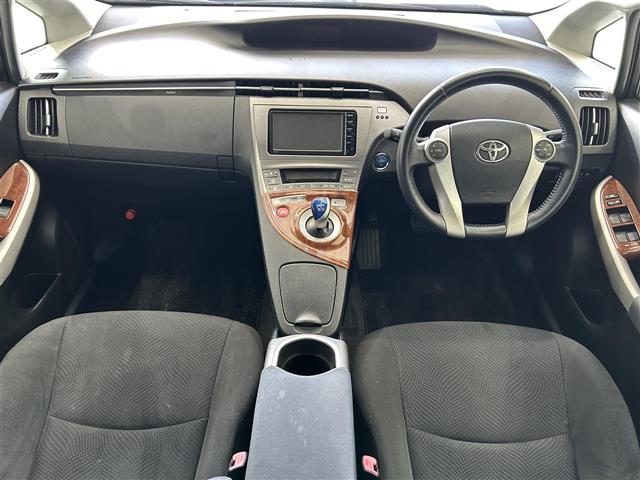 トヨタ プリウス