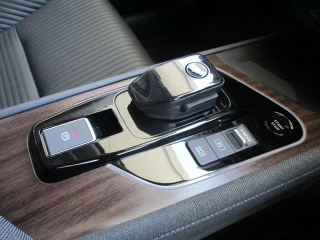 日産 ノートオーラ