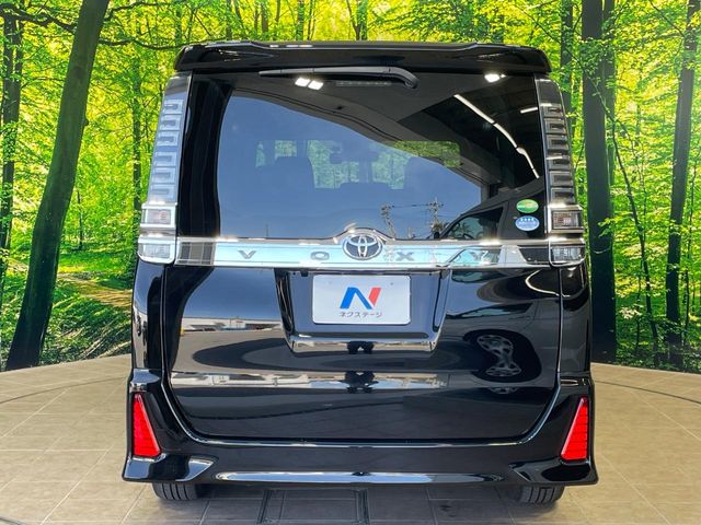 トヨタ ヴォクシー