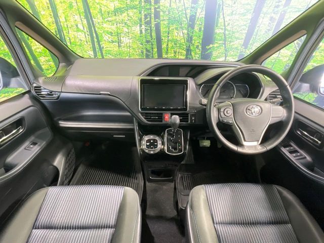 トヨタ ヴォクシー