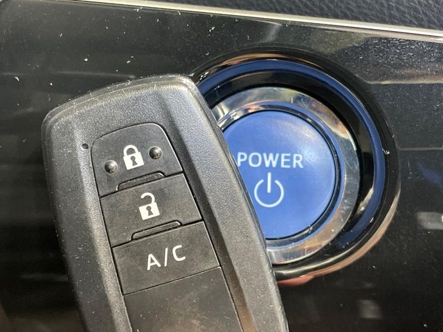 トヨタ プリウスPHV