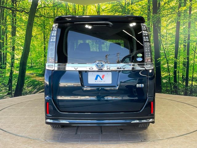 トヨタ ヴォクシー