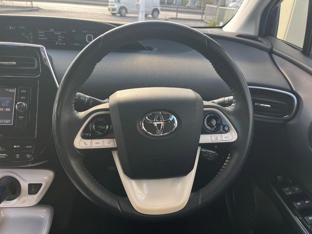 トヨタ プリウス
