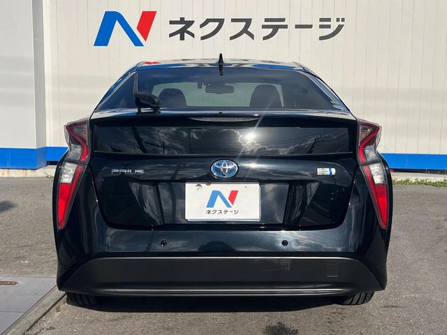 トヨタ プリウス