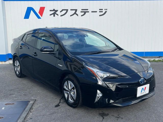 トヨタ プリウス