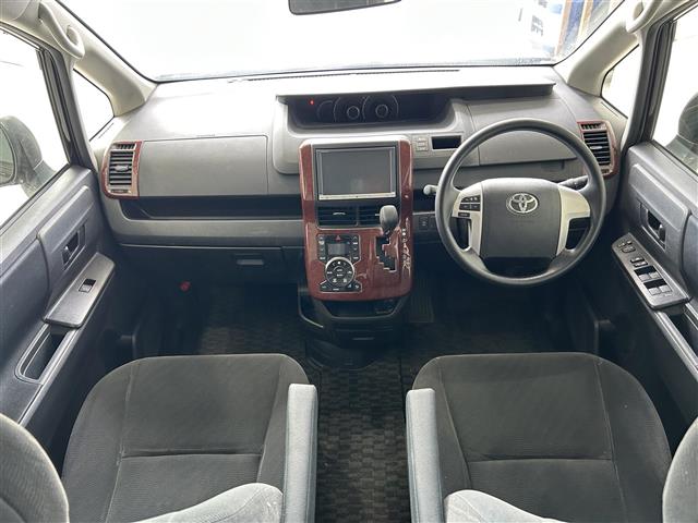 トヨタ ヴォクシー