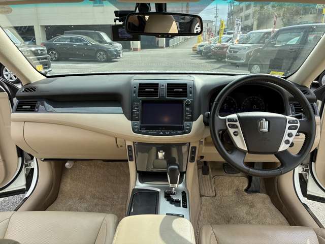 トヨタ クラウンハイブリッド