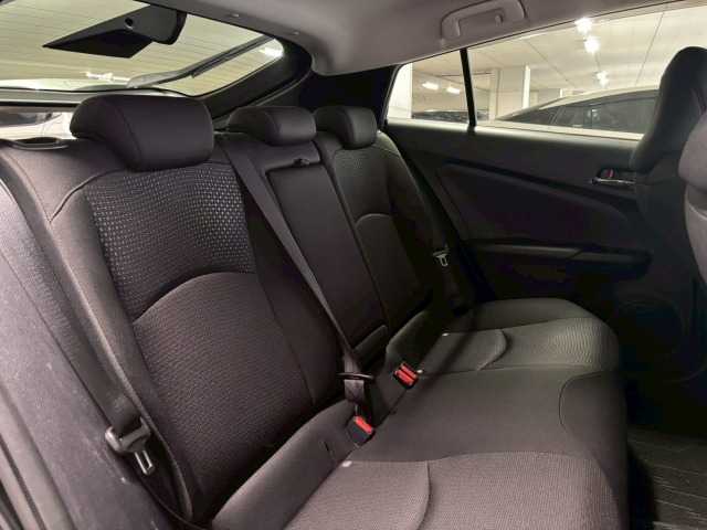 トヨタ プリウス