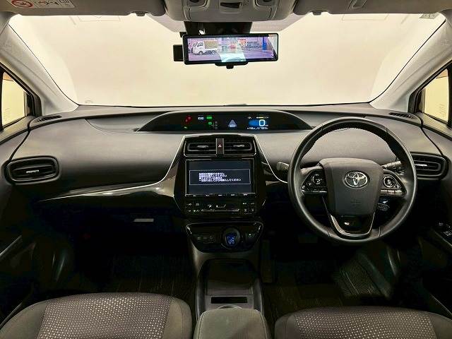 トヨタ プリウス