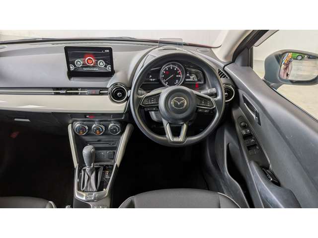 マツダ MAZDA2