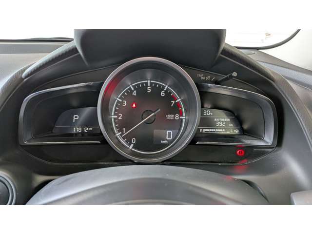 マツダ MAZDA2