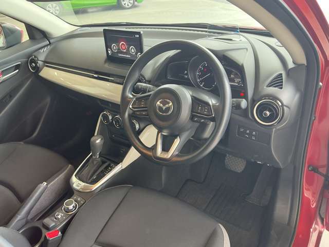 マツダ MAZDA2