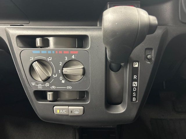 ダイハツ ミライース