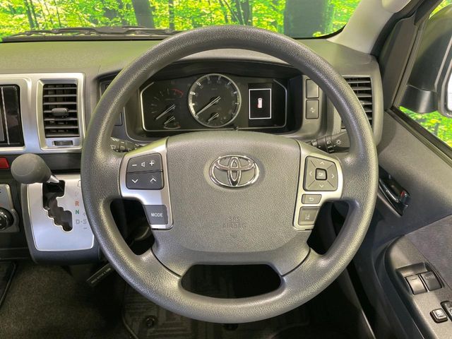 トヨタ ハイエース